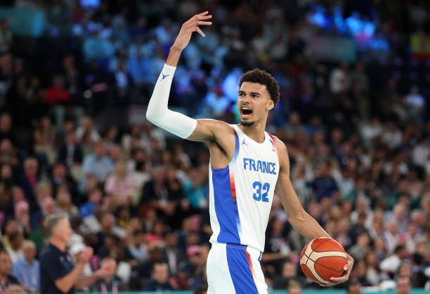 最新NBA排名分析:强队稳坐,新星闪耀