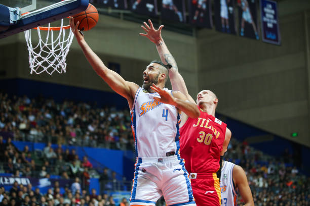 姚明身高体重在篮球场上的优势与劣势