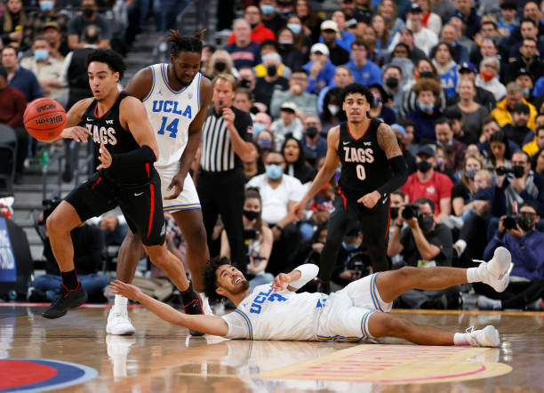 青岛队主教练被解雇,球员反应如何?