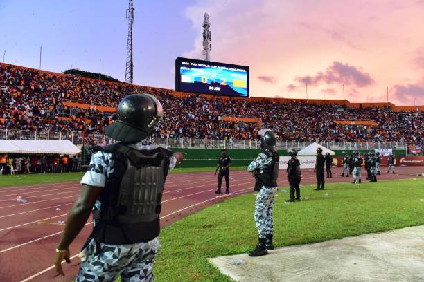 足球进阶必备！C罗十大绝招实战教学，让你轻松过人+破门