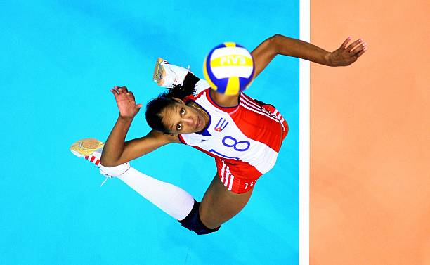 排球场地尺寸规范:长度和宽度各为多少米?